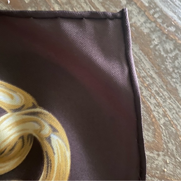 RARE CHANEL Large Silk Scarf AUTHENTICATED - Picture 10 of 14